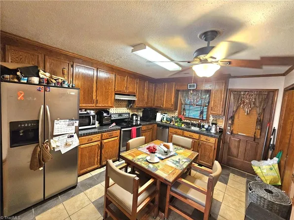 817 Brickwood Ct, Winston Salem, NC 27127