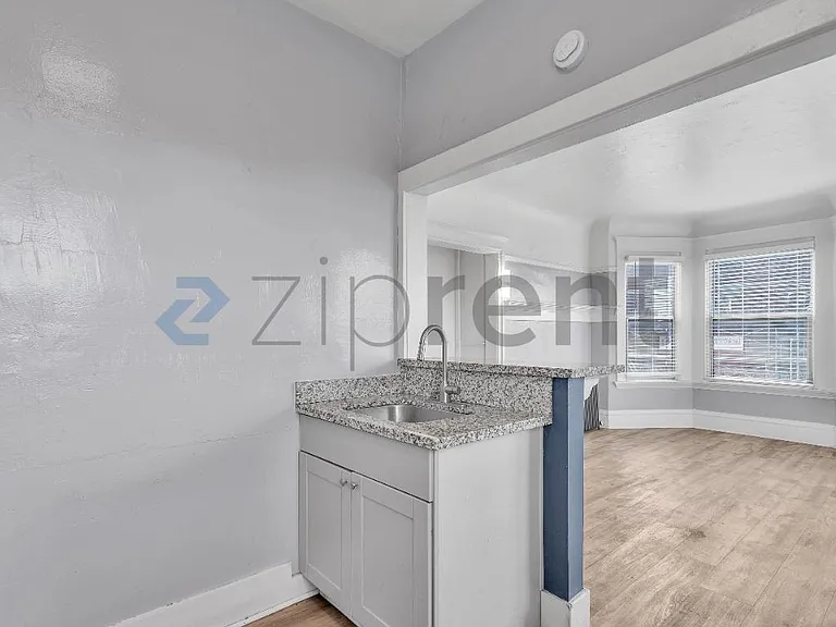 680 14th St #204 — Photo 15