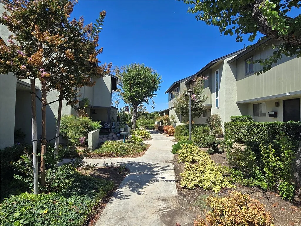 3 bed, 1.5 bath, 1318 sqft, $3,500 — Photo 1