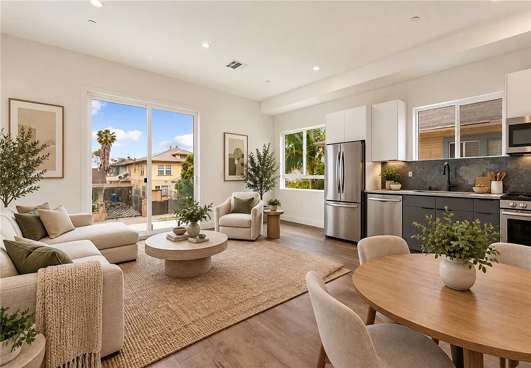 4 bed, 1800 sqft, $3,887 — Photo 3