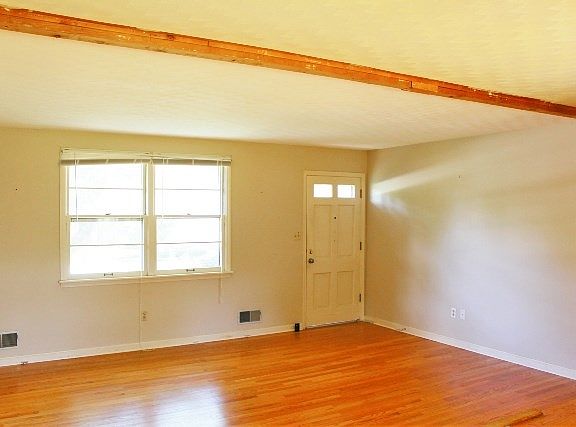 4th image of 2732 Utah Dr