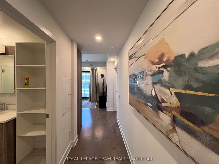 180 George St #1904 — Photo 10