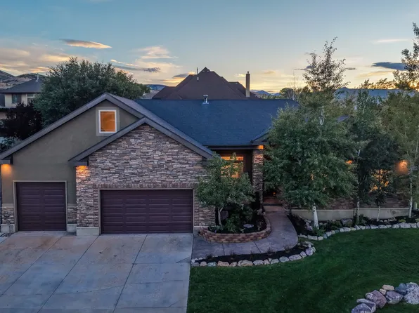 15596 S Broken Arrow Dr W, Riverton, UT 84065