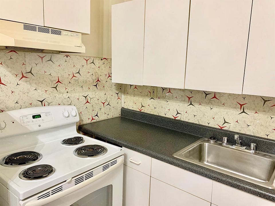 Fun Retro Backsplash