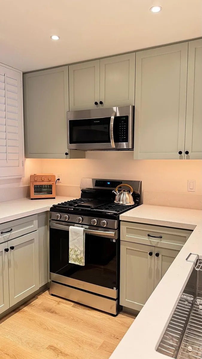 Building Photo - 1744 Butler Ave #205