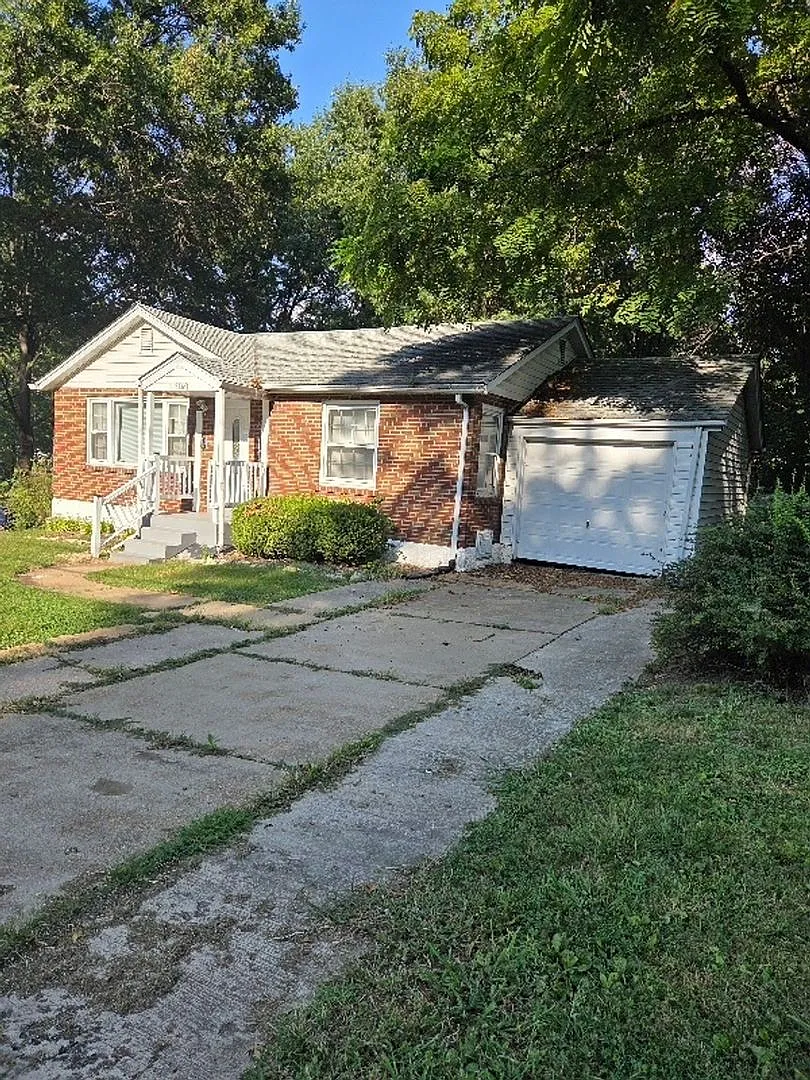 Charming 2BR House in Saint Louis — Photo 1