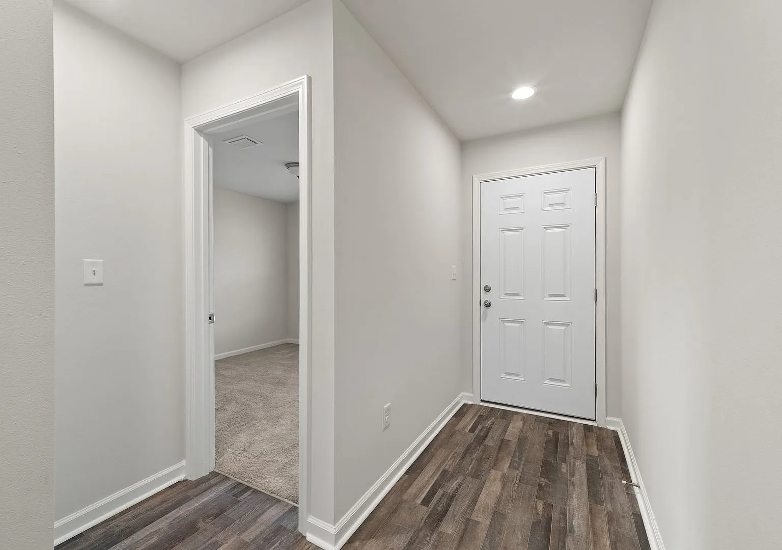 664 Whispering Creek Ave — Photo 3