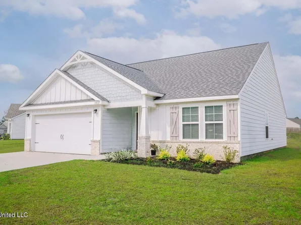 13080 Horseshoe Dr, Ocean Springs, MS 39564