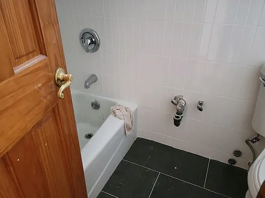 Rented by Chartwell Manhattan Realty | media 41