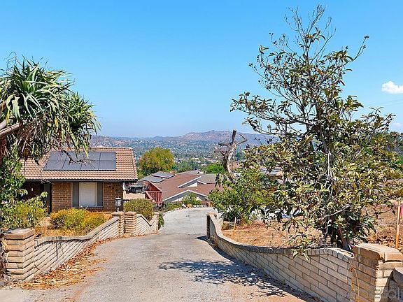 2nd image of 940 Luna Vista Dr