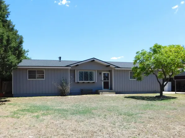 903 W 8th St, Muleshoe, TX 79347