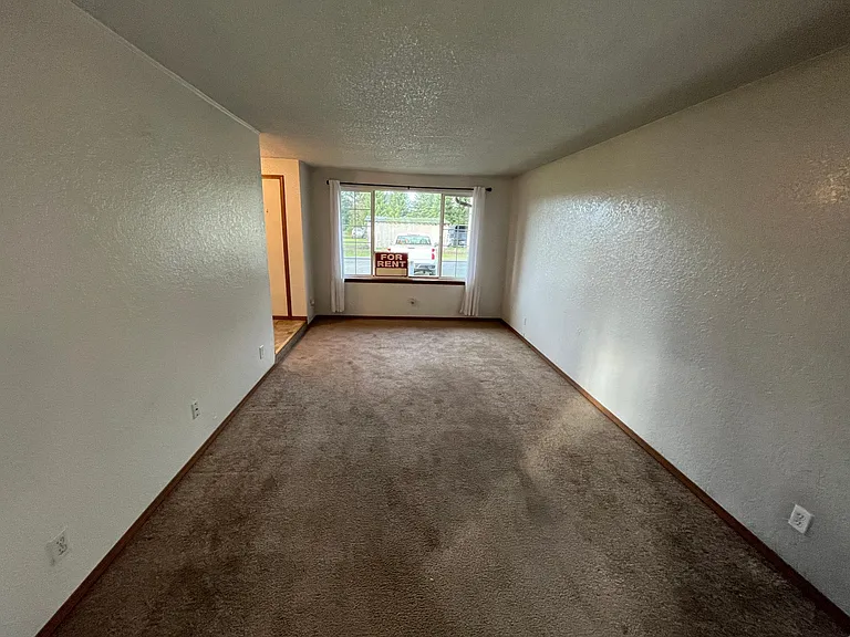 30517 Webster Rd E — Photo 21
