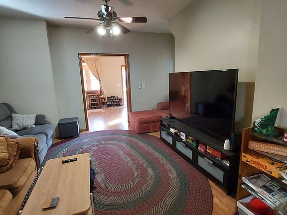 4) Living Room _10062022