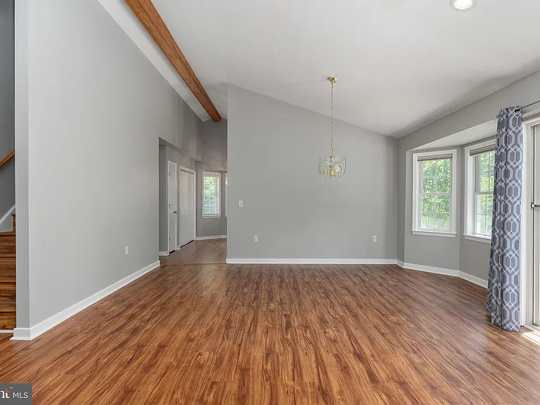 8009 Burrell Rd — Photo 5