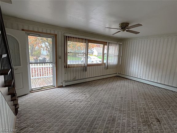 3rd image of 190 Oak Knoll St