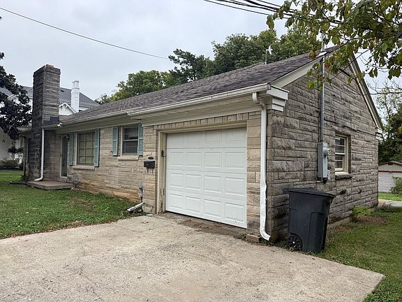 2nd image of 212 Lexington St