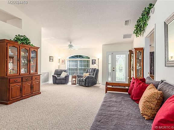 4th image of 1708 SE North Blackwell Dr