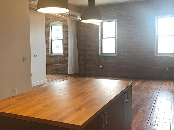 3rd image of 145 N High St #202