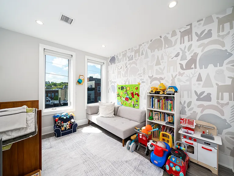 77 Madison St #3 — Photo 9