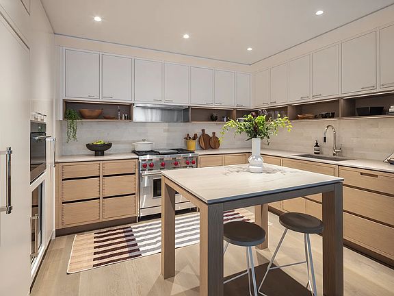 2nd image of 250 96th St APT 4A