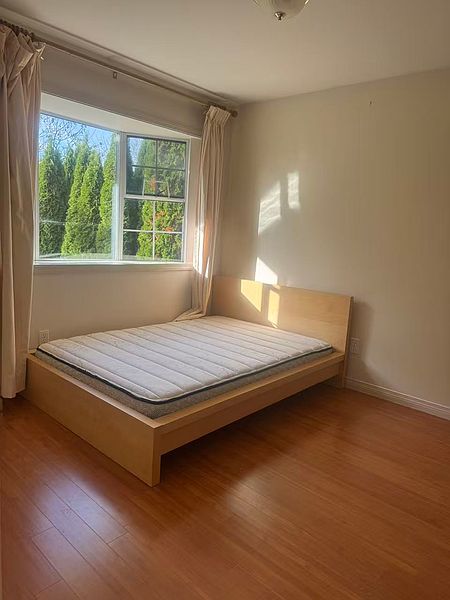 Vancouver House for rent - 4 Bedrooms — photo 7