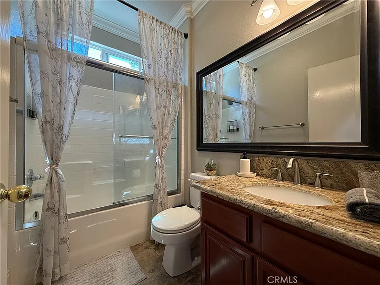 12210 Vista Ct — Photo 32