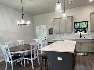 100 N Eufaula Ave, Coweta, OK 74429