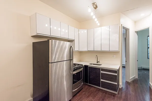 Rented by Nooklyn NYC LLC | media 32