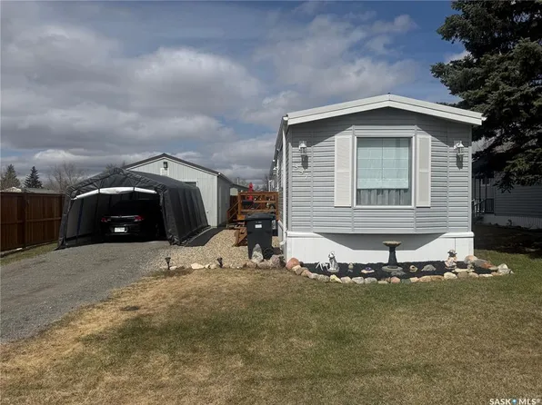 357 10th AVENUE SE, Weyburn, SK S4H 3L8