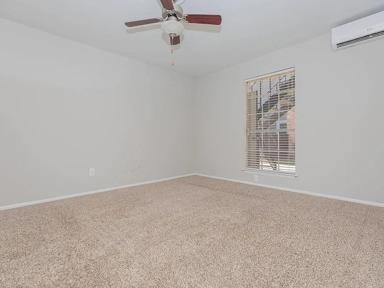Waterford Grove Apartments — Photo 30