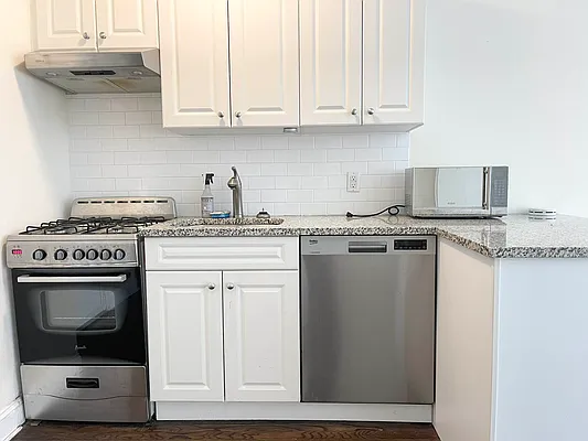 Rented by Douglas Elliman | media 18