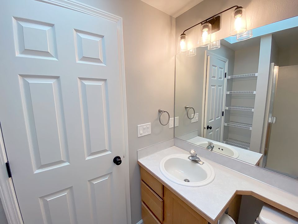 1st image of 2323 NE 97th St #P