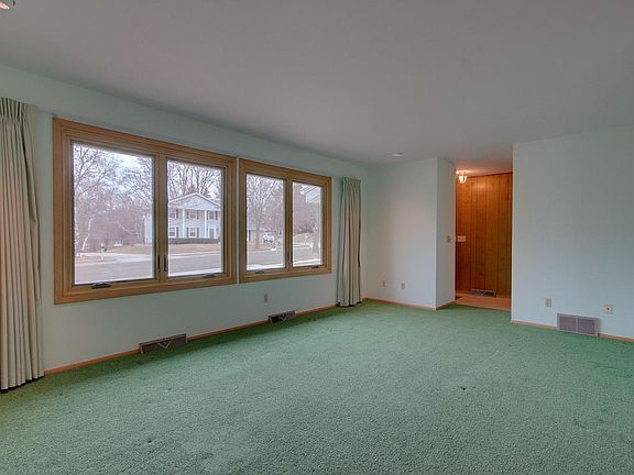 2nd image of 511 Rawlins Dr
