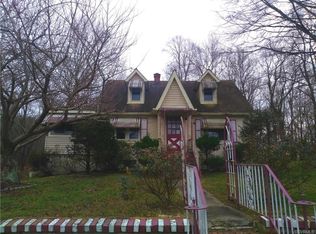 3524 Gilbert St, Hopewell, VA 23860