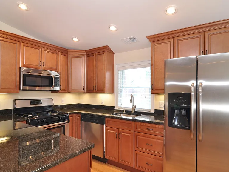 27 Fisher Ave #2 — Photo 1