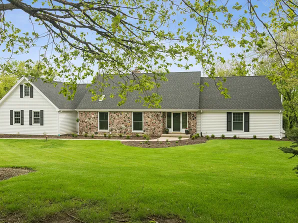 21884 N Andover Rd, Kildeer, IL 60047