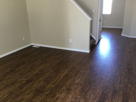 3rd image of 289 W 116th Way