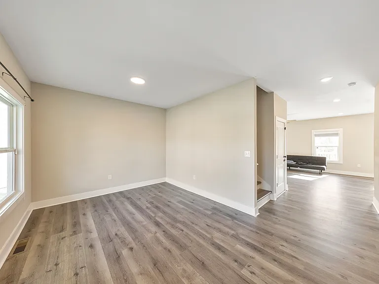 336 Nobleman Way — Photo 10