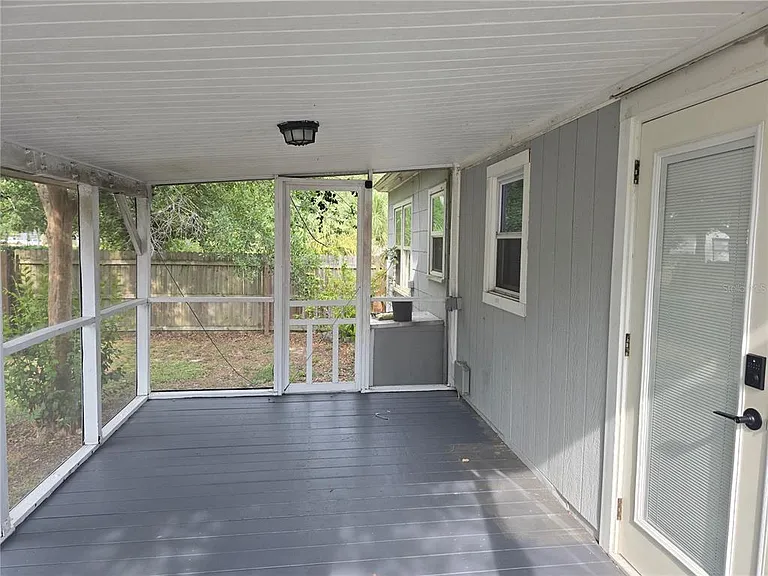 1001 W Beacon Ave — Photo 15