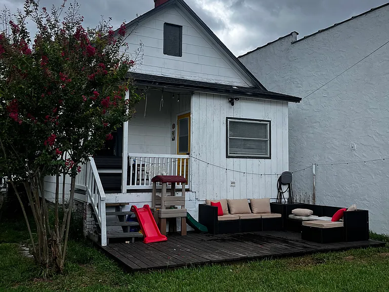 1407 Walnut St — Photo 31