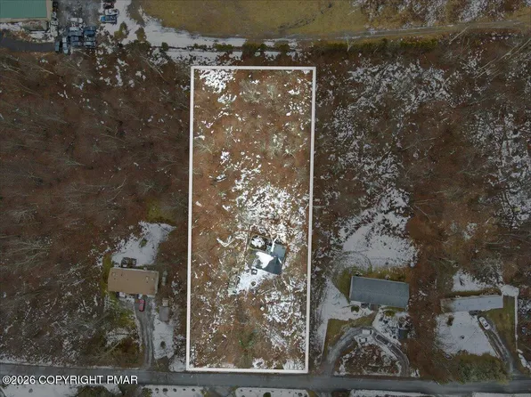 21 Totem Pole Trl, Gouldsboro, PA 18424