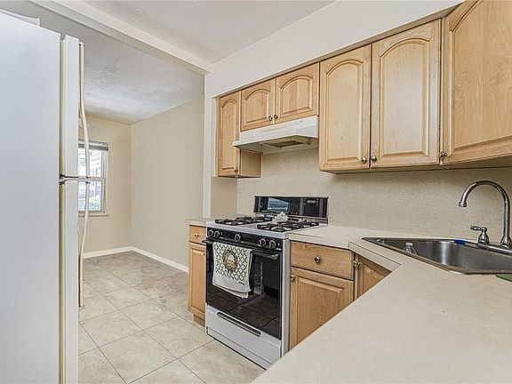 5th image of 2378 Brigham St