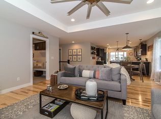 5820 Rock Ridge Dr, Marion, IA 52302