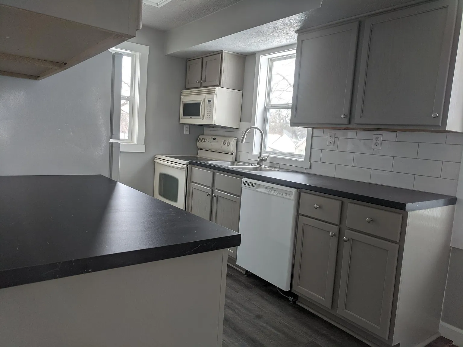 3127 N Cotner Blvd — Photo 2