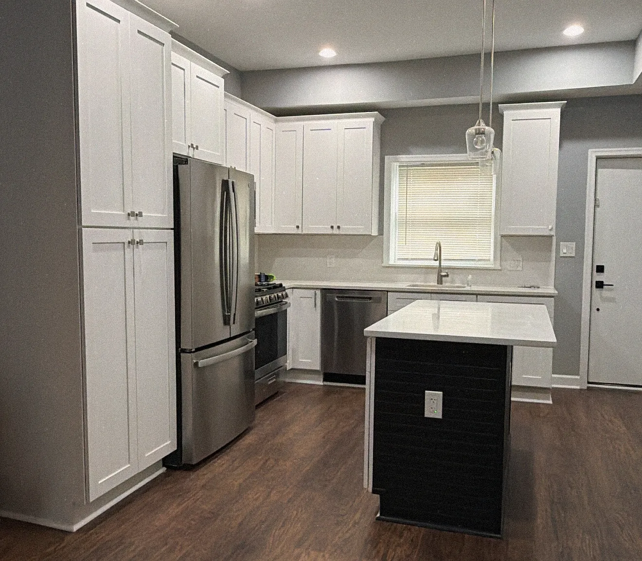 4 bed, 3.5 bath, 1900 sqft, $3,000 — Photo 3