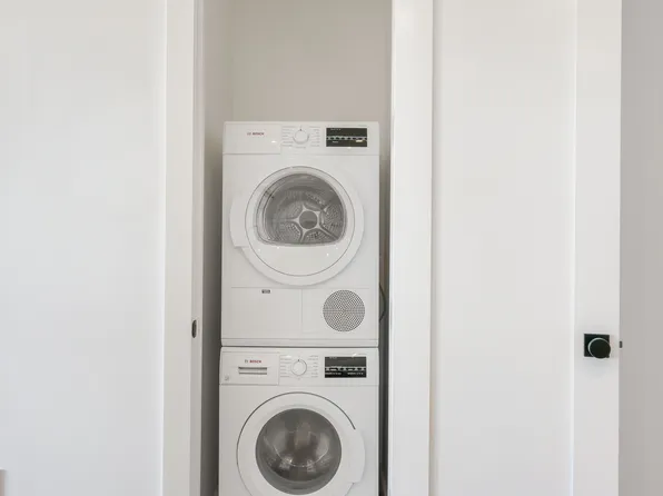 258 Rockaway Avenue image 5 of 10