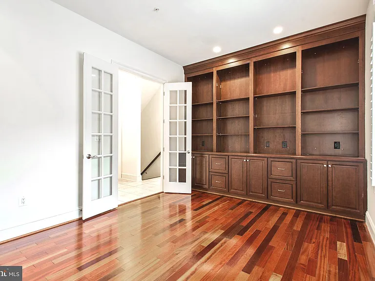 8319 Quarry Manor Ter — Photo 10