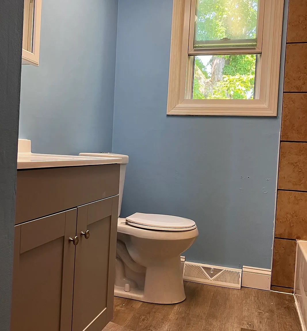 2 bed, 850 sqft, $1,200 — Photo 3