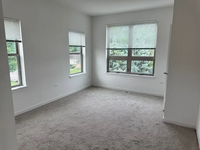 One Fifty Seven Oak Forest — Photo 23
