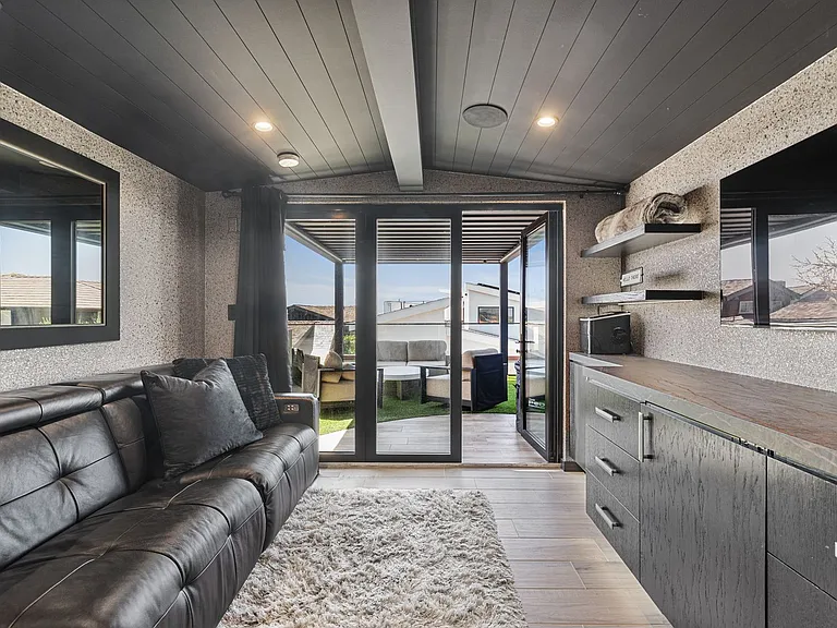 2037 E Ocean Blvd — Photo 42